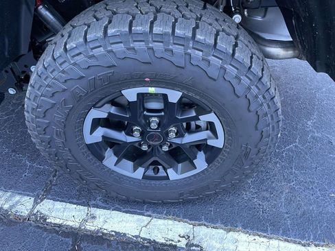 New 2026 Jeep Gladiator Rubicon AWD/4WD image 37
