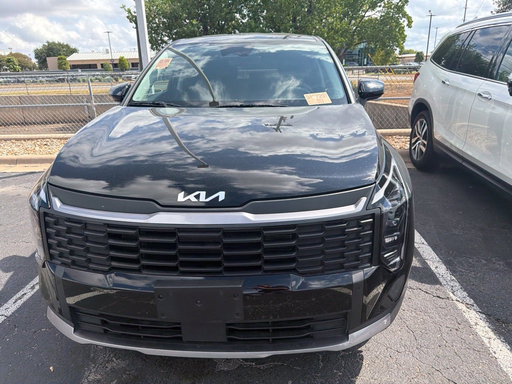 Used 2026 Kia Sportage LX FWD image 2