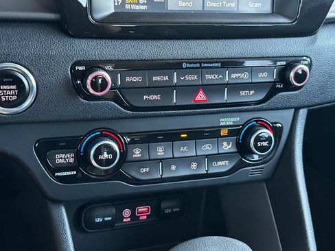 Used 2019 Kia Niro LX FWD image 21