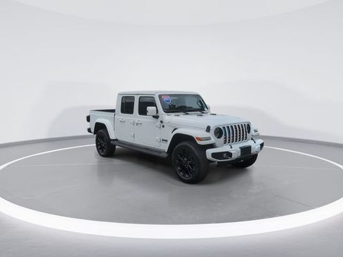 Used 2021 Jeep Gladiator Overland AWD/4WD image 2
