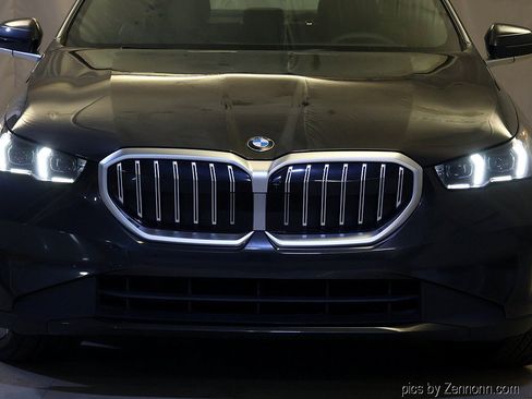 Used 2026 BMW 530i xDrive AWD/4WD image 6