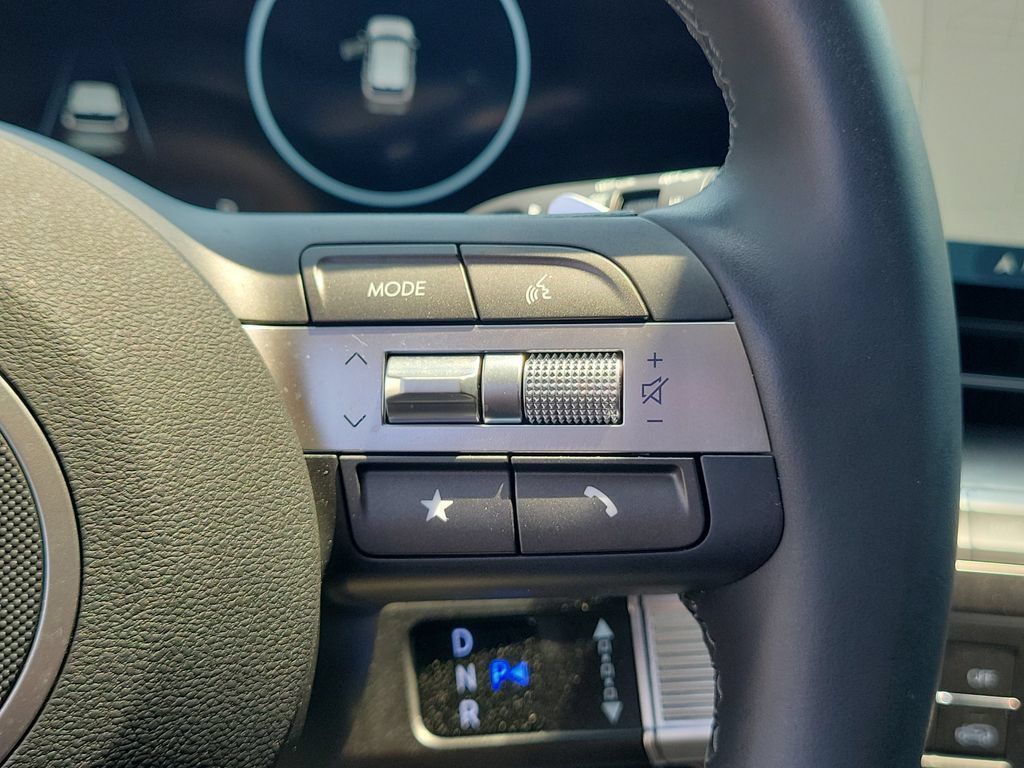 Used 2025 Hyundai Kona SEL FWD image 29