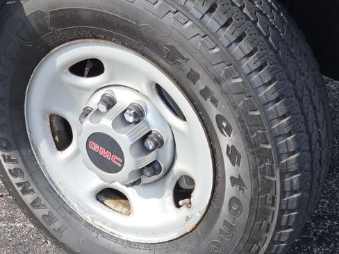 Used 2015 GMC Savana 2500 RWD image 3