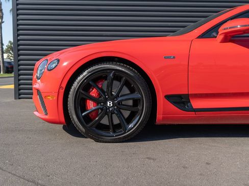 Used 2024 Bentley Continental GT image 11