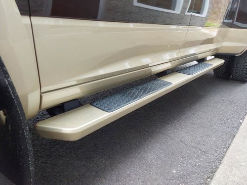 Used 2016 RAM 3500 Laramie Longhorn image 17