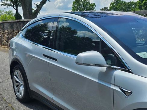 Used 2018 Tesla Model X 100D AWD/4WD image 19