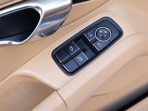Used 2013 Porsche Boxster RWD image 16