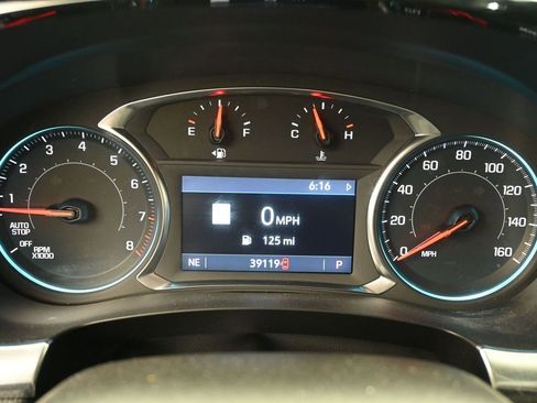 Used 2022 Chevrolet Traverse RS FWD image 11