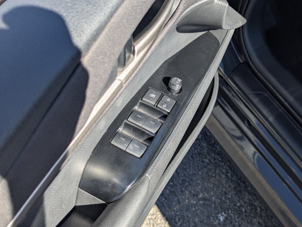 Used 2025 Toyota Camry LE FWD image 25