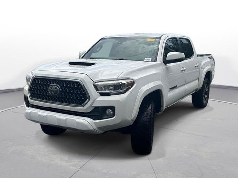 Used 2019 Toyota Tacoma TRD Sport AWD/4WD image 2