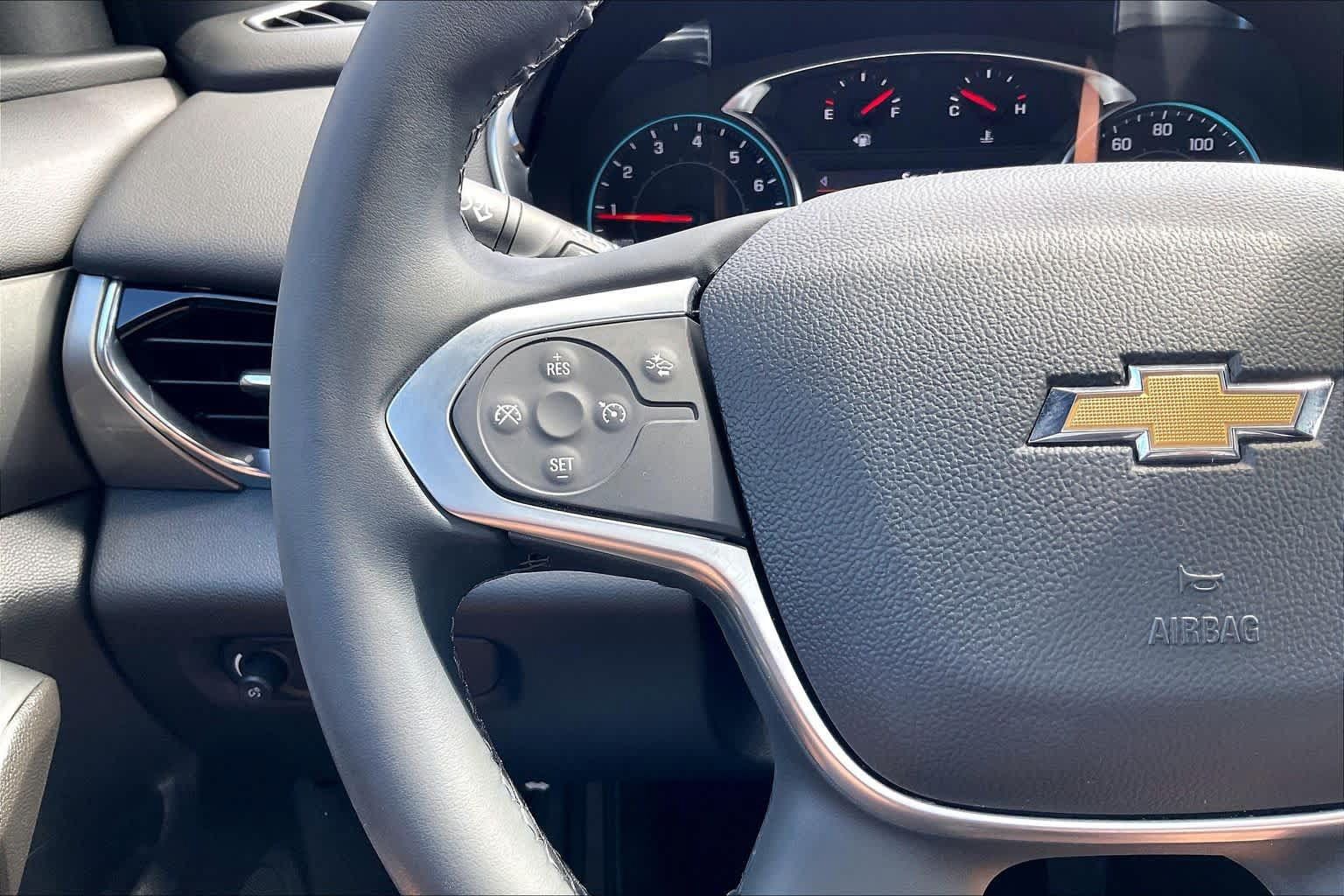 Used 2023 Chevrolet Traverse LT FWD image 18