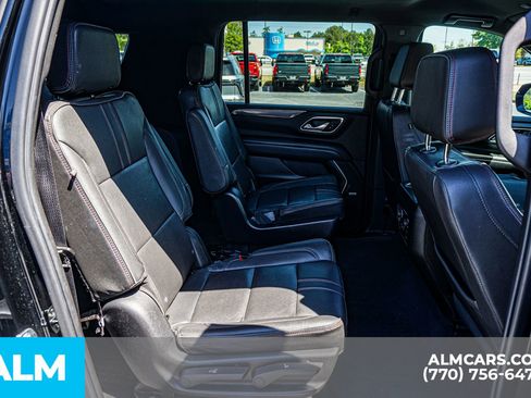 Used 2022 Chevrolet Suburban RST w/ Sport Performance Package AWD/4WD image 25