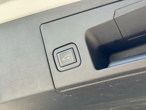 Certified 2025 Cadillac XT5 Premium Luxury image 18