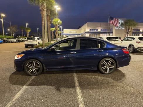 Used 2017 Honda Accord Sport image 10