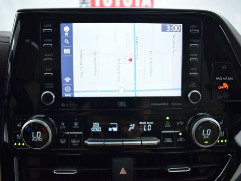 Used 2020 Toyota Highlander Limited AWD/4WD image 20