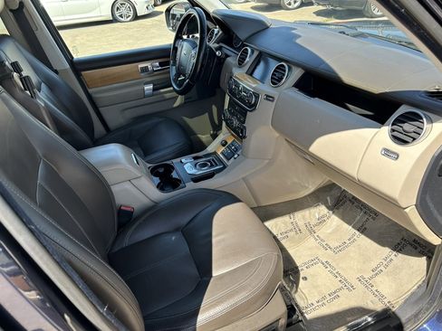 Used 2014 Land Rover LR4 HSE LUX image 32