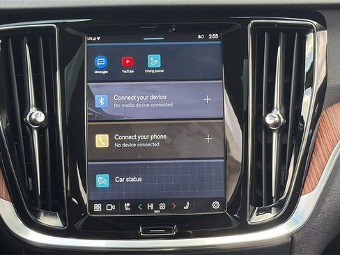 Certified 2025 Volvo V60 B5 Cross Country Plus image 12