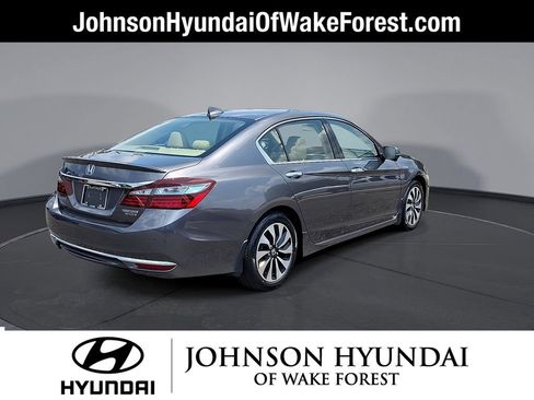 Used 2017 Honda Accord Touring image 25