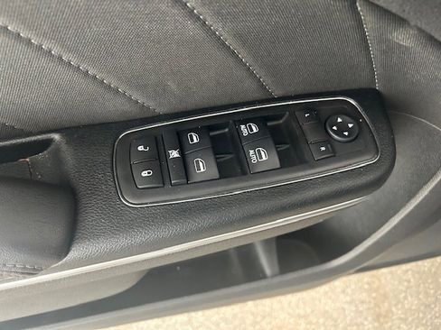 Used 2018 Dodge Charger GT AWD/4WD image 5