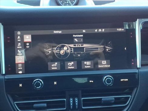 Used 2023 Porsche Macan Turbo image 27