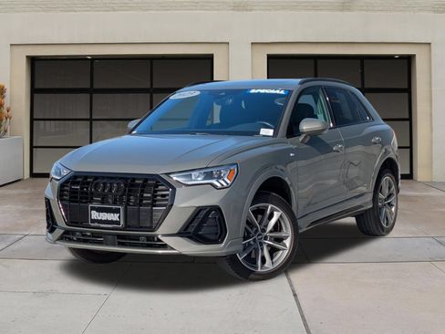 Used 2023 Audi Q3 2.0T Premium w/ Black Optic Sport Package AWD/4WD image 3