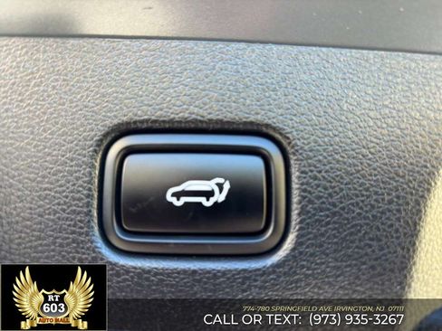 Used 2025 Hyundai Palisade SEL FWD image 18