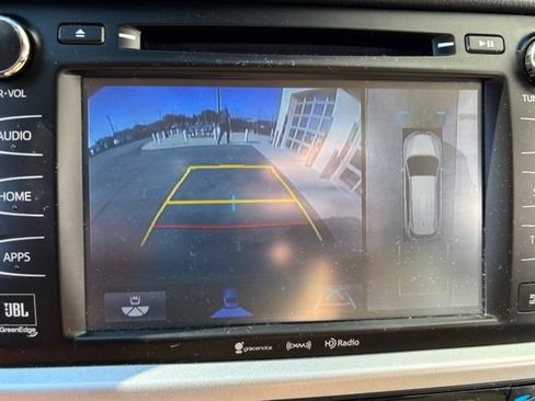 Used 2017 Toyota Highlander Limited Platinum AWD/4WD image 19