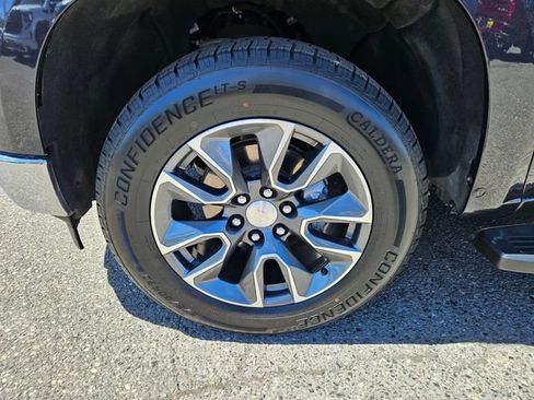 Used 2024 Chevrolet Silverado 1500 LT w/ Z71 Off-Road Package AWD/4WD image 10