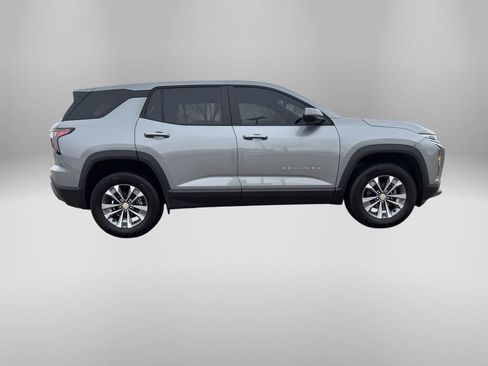 Used 2026 Chevrolet Equinox LT w/ Convenience Package II image 6