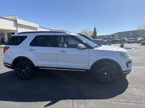 Used 2018 Ford Explorer Limited AWD/4WD image 4