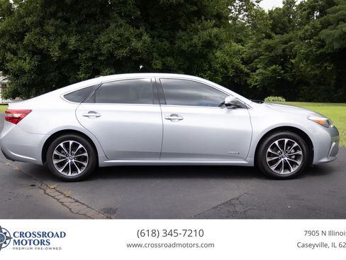 Used 2018 Toyota Avalon XLE Premium FWD image 7