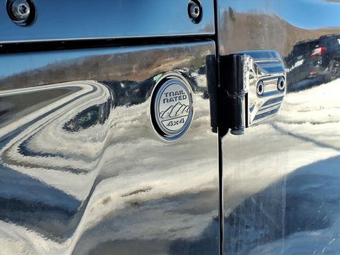 Used 2024 Jeep Wrangler Sport S image 4