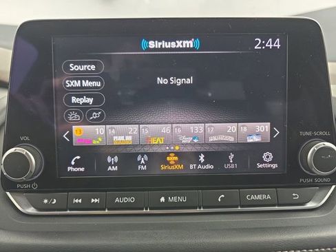 Used 2023 Nissan Rogue SV image 26