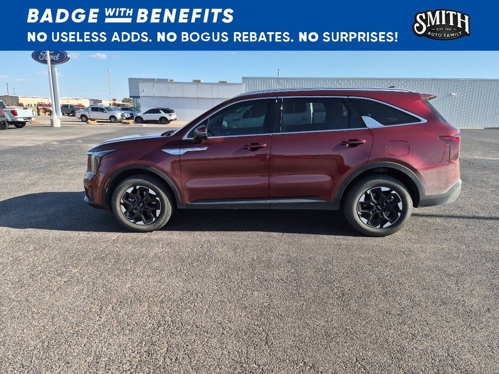Used 2025 Kia Sorento S AWD/4WD image 4