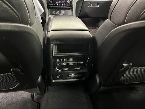 Used 2023 Jeep Grand Cherokee Altitude AWD/4WD image 38