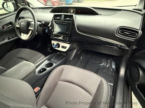 Used 2017 Toyota Prius image 16