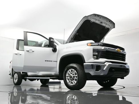 Used 2024 Chevrolet Silverado 2500 LT image 50