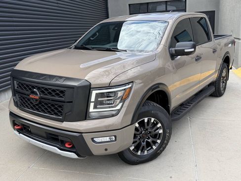 Used 2022 Nissan Titan PRO-4X w/ Pro-4x Convenience Package AWD/4WD image 2