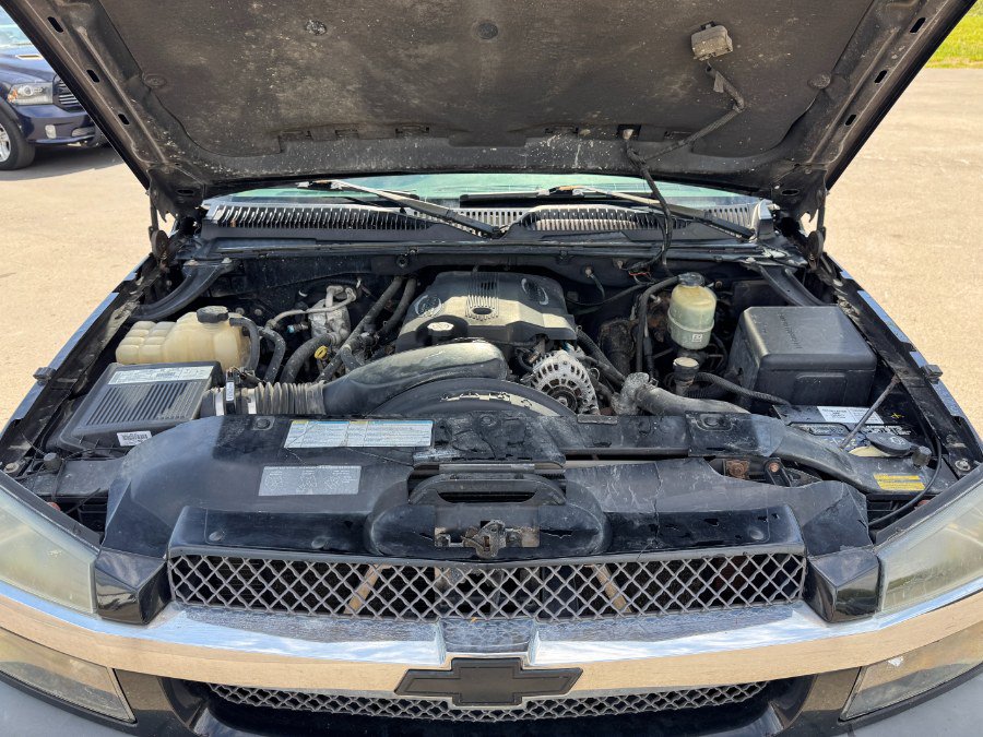 Used 2002 Chevrolet Avalanche 2500 w/ Convenience Pkg AWD/4WD image 22