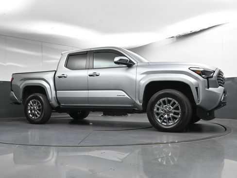 Used 2024 Toyota Tacoma Limited image 21