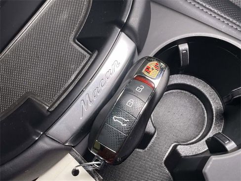Used 2025 Porsche Macan GTS image 43