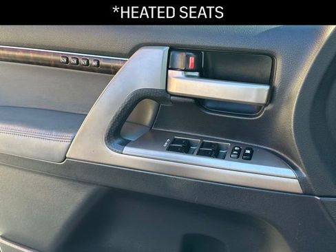 Used 2011 Toyota Land Cruiser image 14