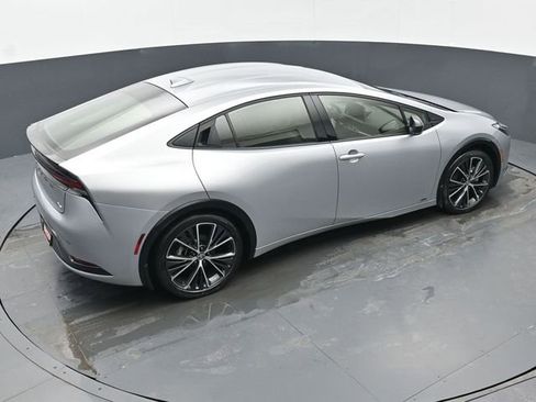 Used 2025 Toyota Prius XLE image 41