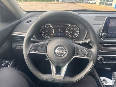 Used 2023 Nissan Altima 2.5 SV AWD/4WD image 21