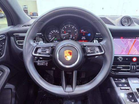 Used 2022 Porsche Macan AWD/4WD image 19