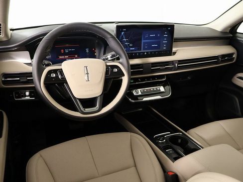 New 2026 Lincoln Corsair Premiere FWD image 2