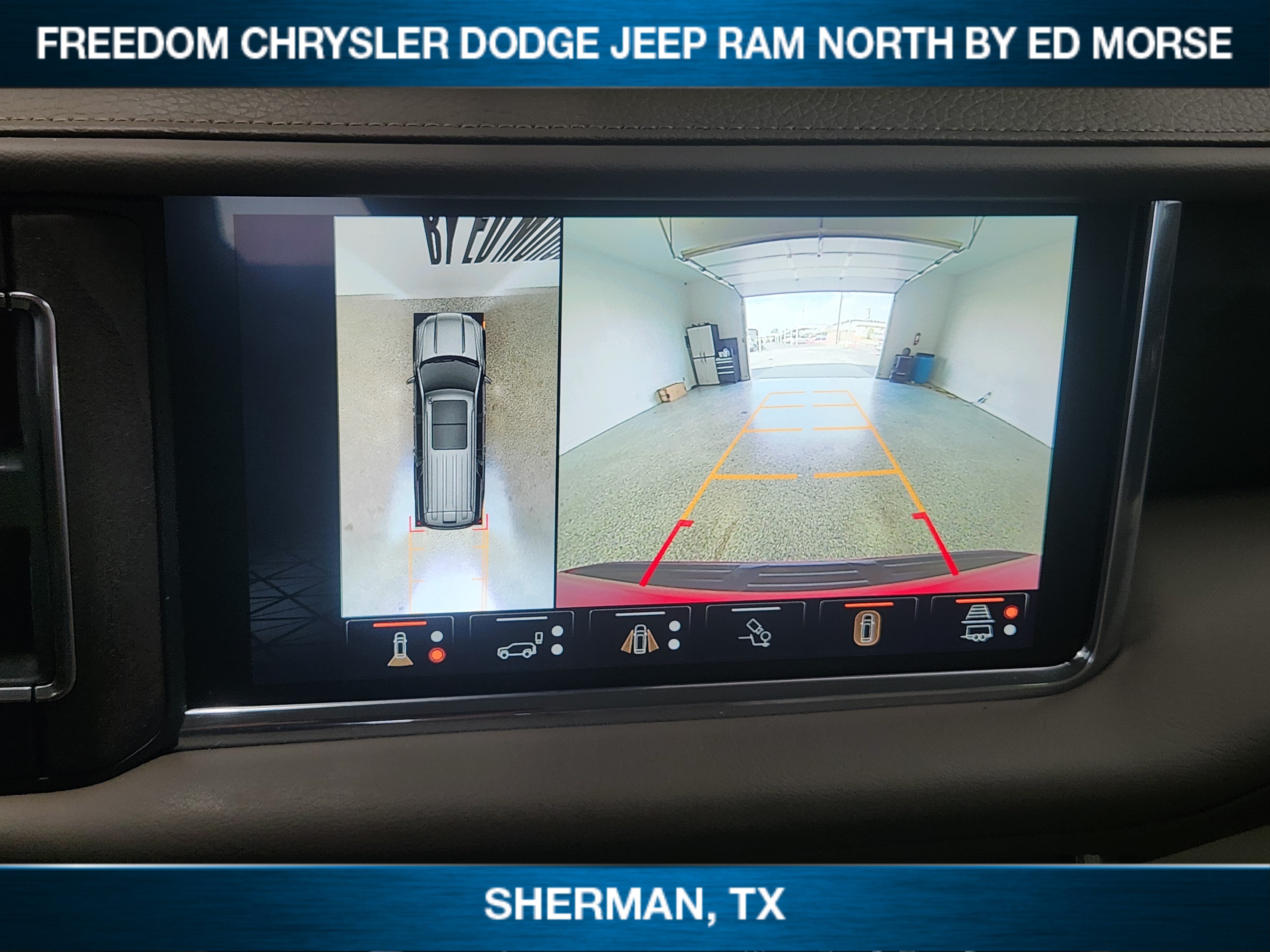 Used 2023 GMC Yukon XL Denali w/ Denali Reserve Package AWD/4WD image 12
