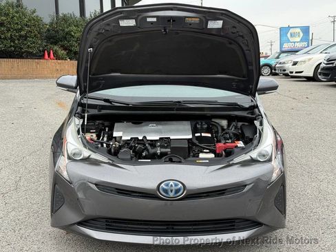 Used 2017 Toyota Prius image 22