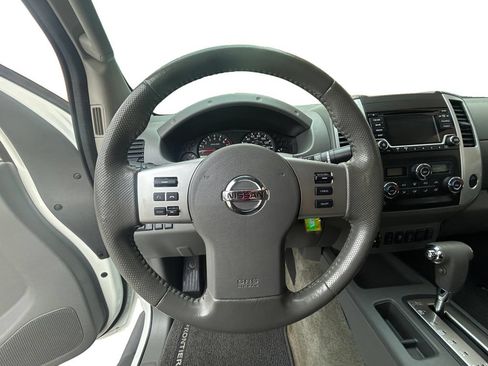 Used 2017 Nissan Frontier SV w/ SV Value Truck Package AWD/4WD image 13
