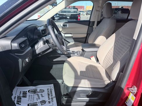 Used 2021 Ford Explorer XLT w/ Class III Trailer Tow Package image 8